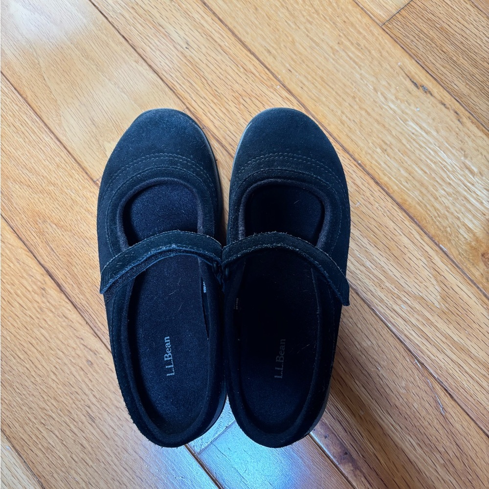 LL Bean black Suede or suede like women’s shoes